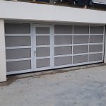 parkeergaragedeur met strekmetaal