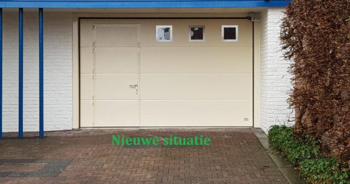garagedeur met loopdeur en 3 RVS vensters