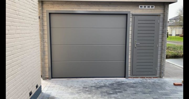 Garagedeur Satin Plano tonsmitdeuren.nl