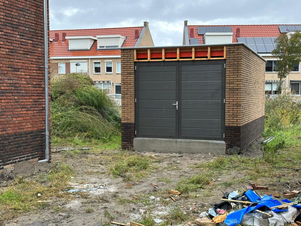 Openslaande garagedeuren in Katwijk