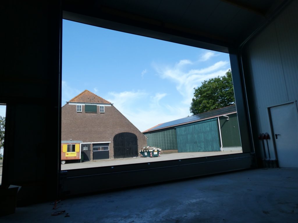 Het bodempaneel staat als eerste